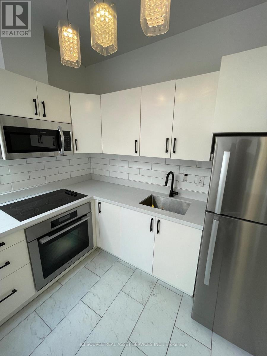 Photo 10 of 4 754 Queen Street E, Toronto ON