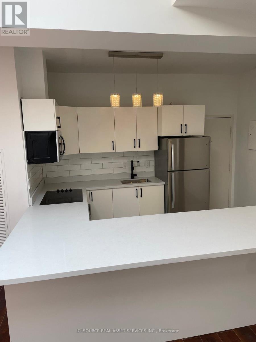 Photo 23 of 4 754 Queen Street E, Toronto ON