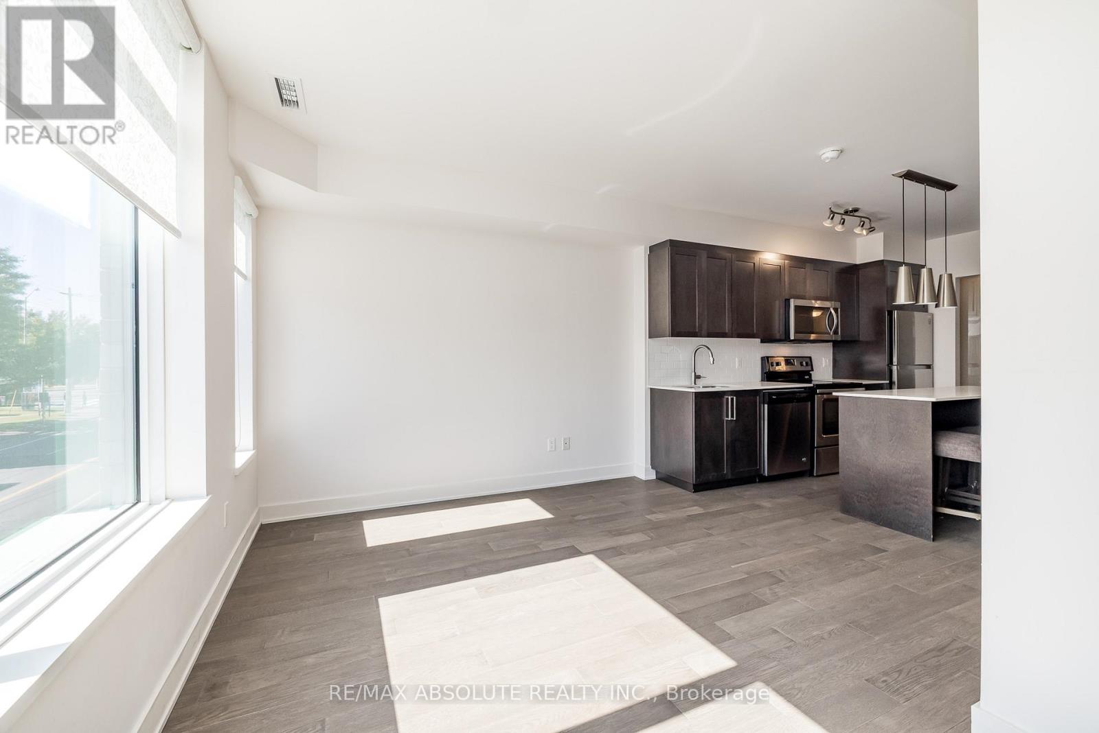 Photo 7 of 209 411 Mackay Street, Ottawa ON