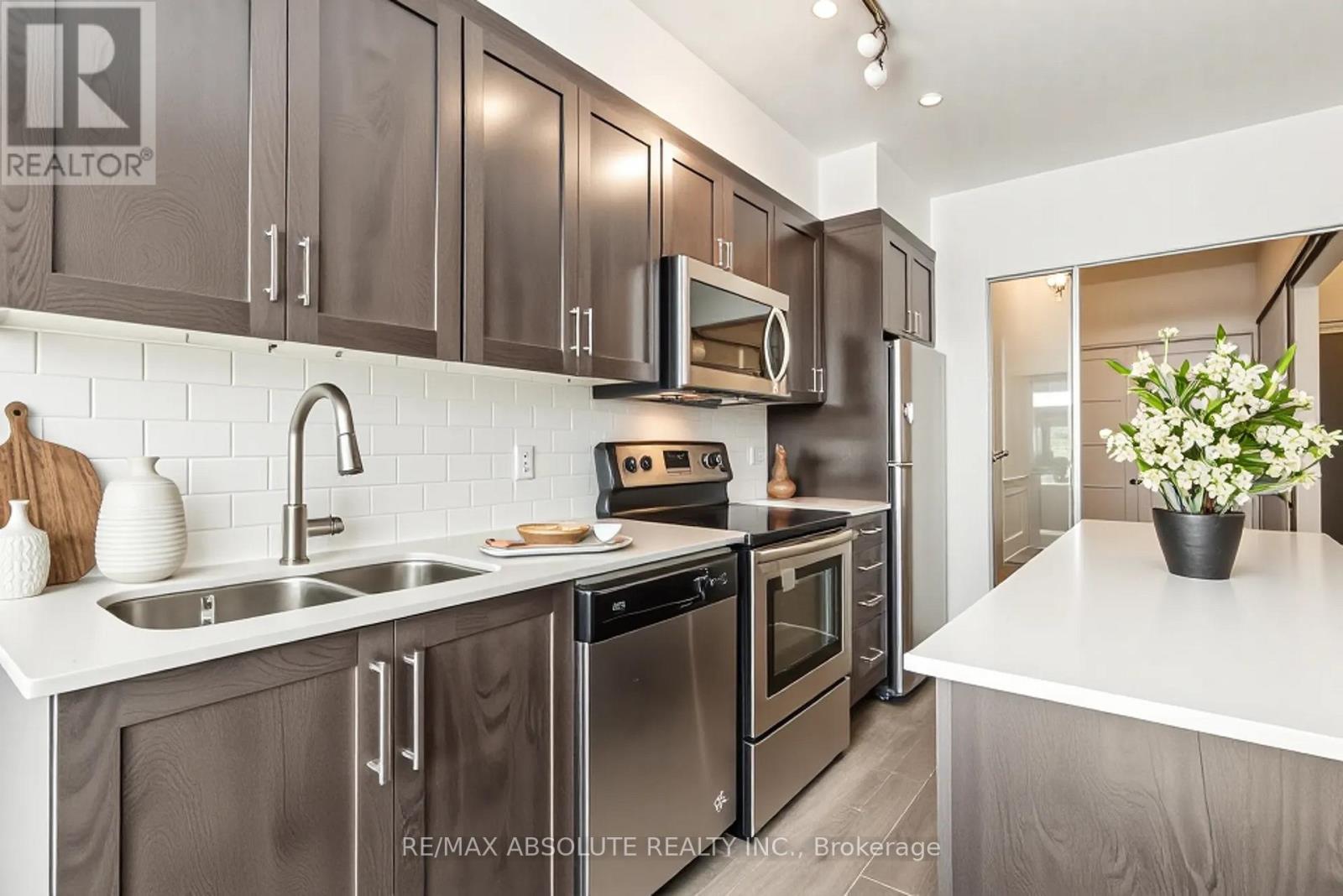 Photo 25 of 209 411 Mackay Street, Ottawa ON
