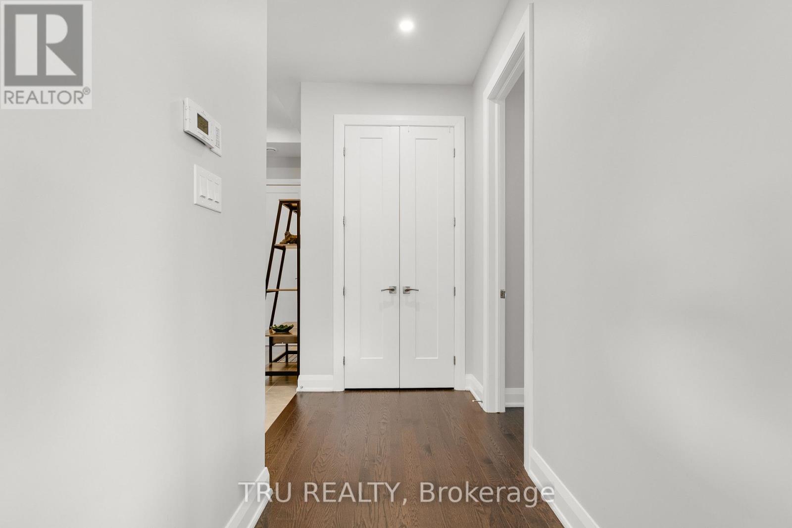 Photo 15 of 102 100 Cortile Private N, Ottawa ON
