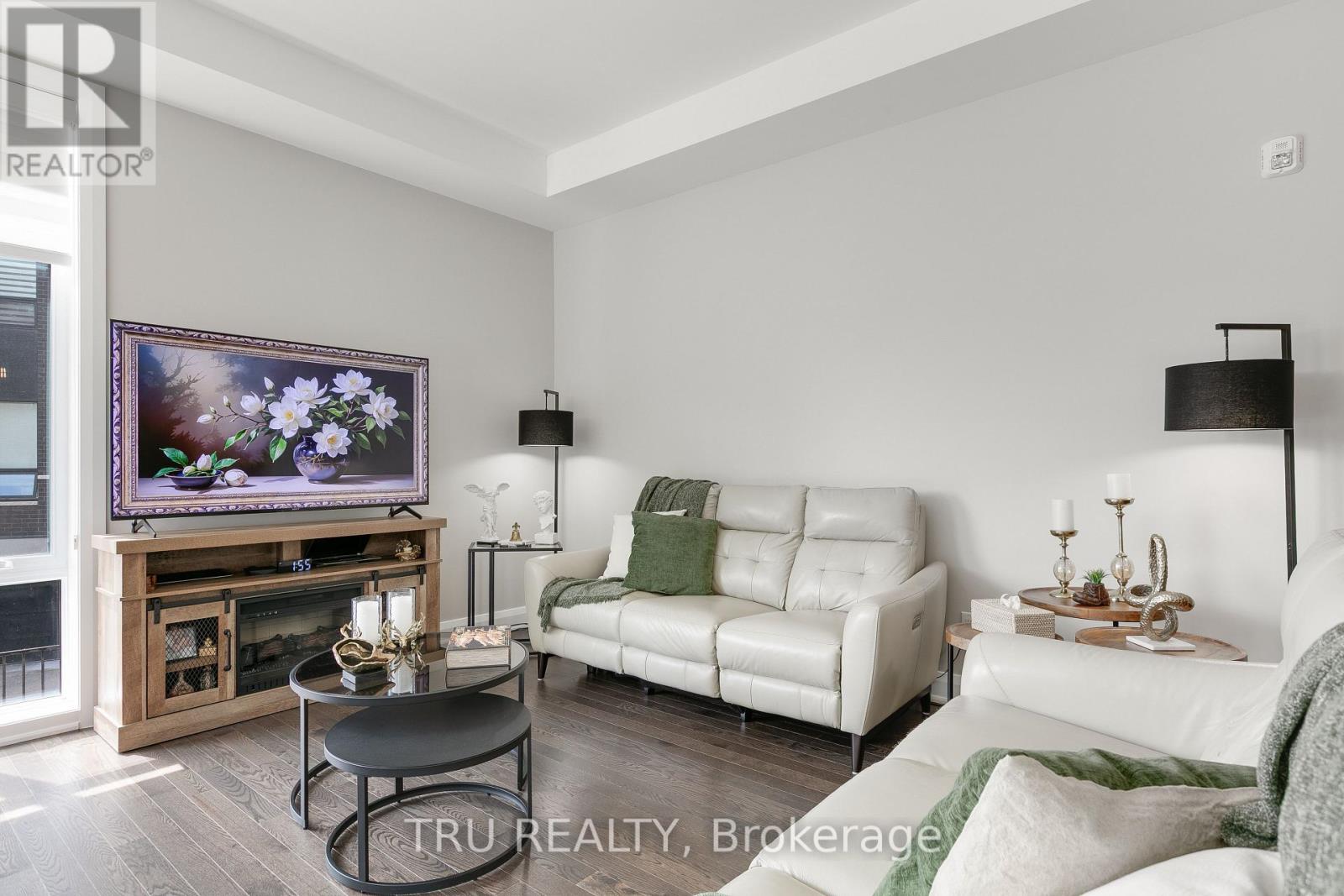 Photo 22 of 102 100 Cortile Private N, Ottawa ON