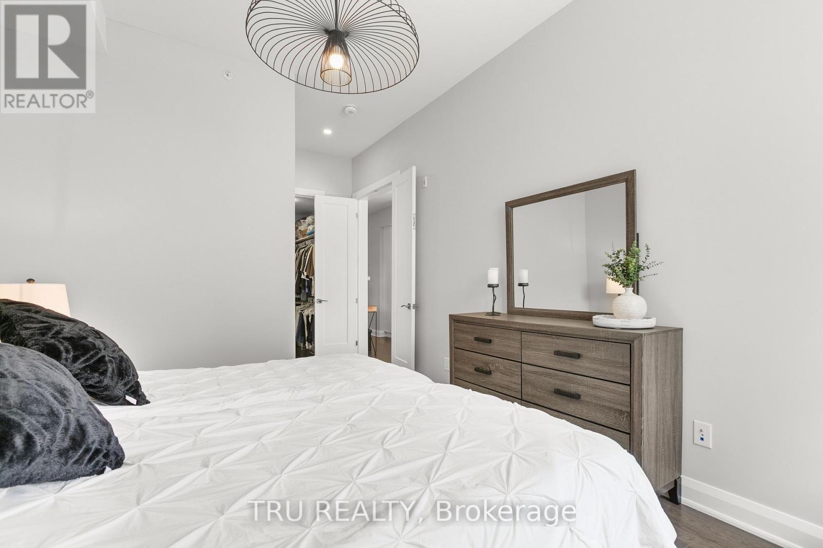 Photo 34 of 102 100 Cortile Private N, Ottawa ON