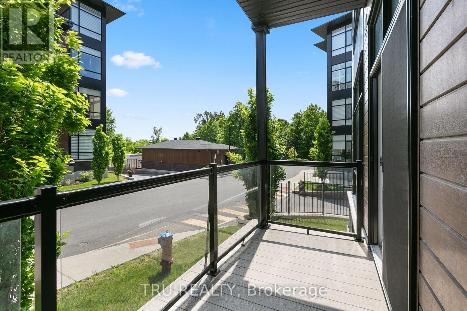 Photo 42 of 102 100 Cortile Private N, Ottawa ON