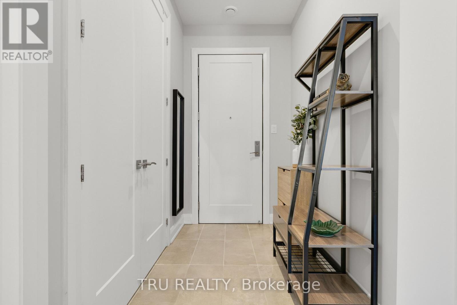 Photo 7 of 102 100 Cortile Private N, Ottawa ON