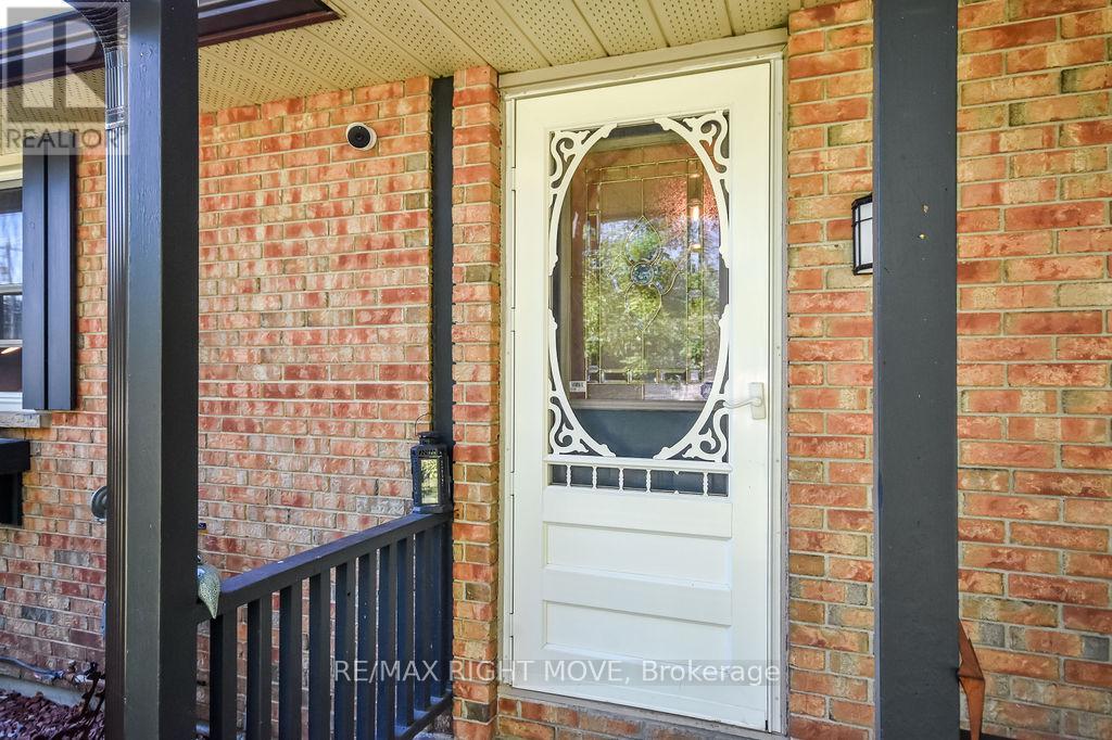 Photo 4 of 2009 Marchmont Road, Severn ON