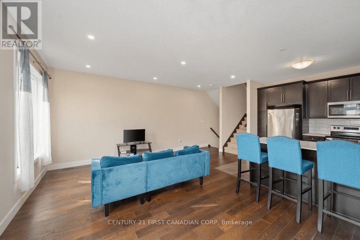 Photo 15 of 195 1960 Dalmagarry Road, London North ON
