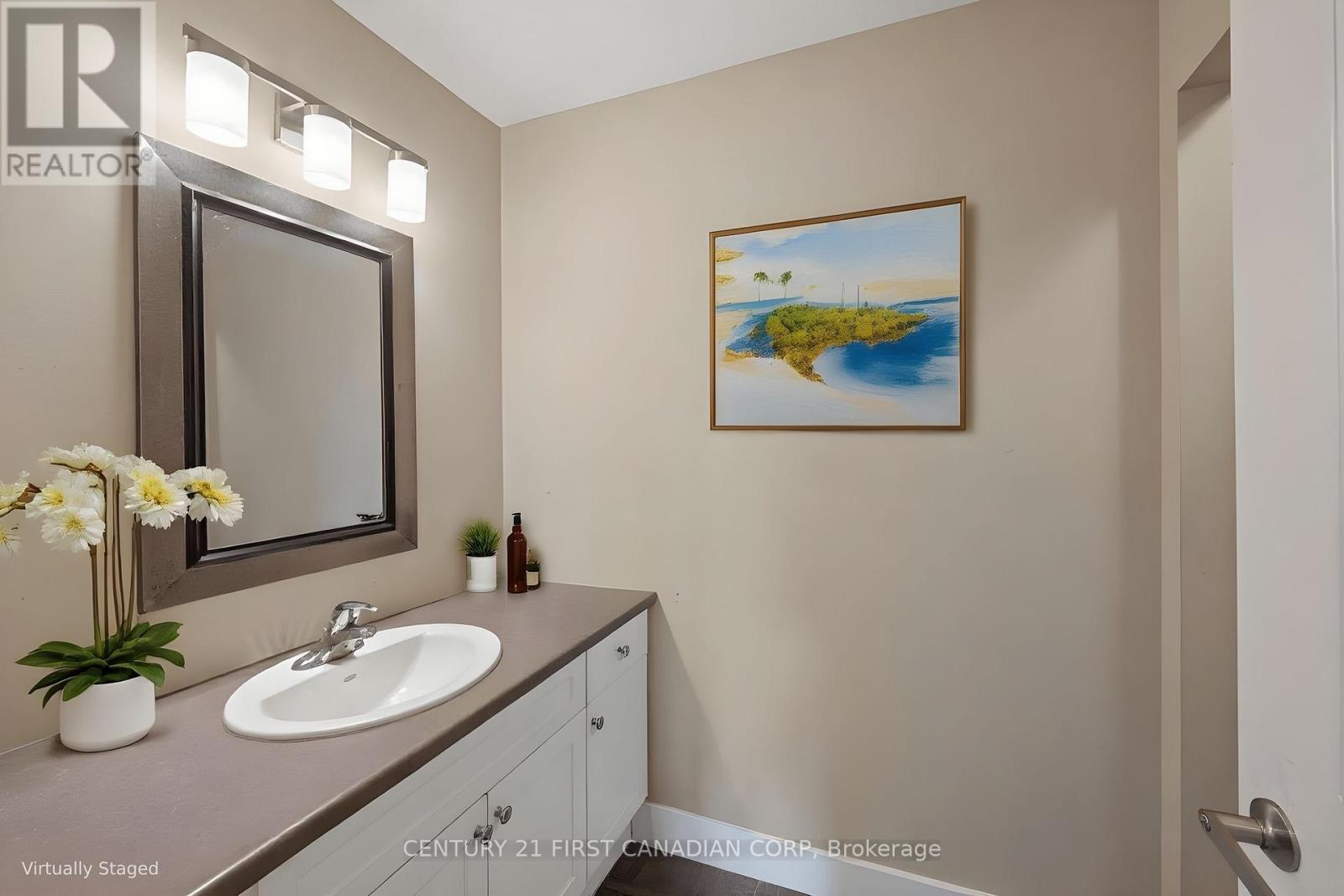 Photo 8 of 195 1960 Dalmagarry Road, London North ON