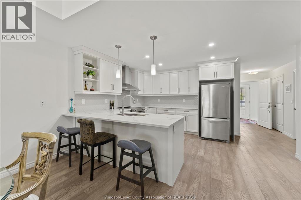 Photo 10 of 117 Arthur Street North, Harrow ON