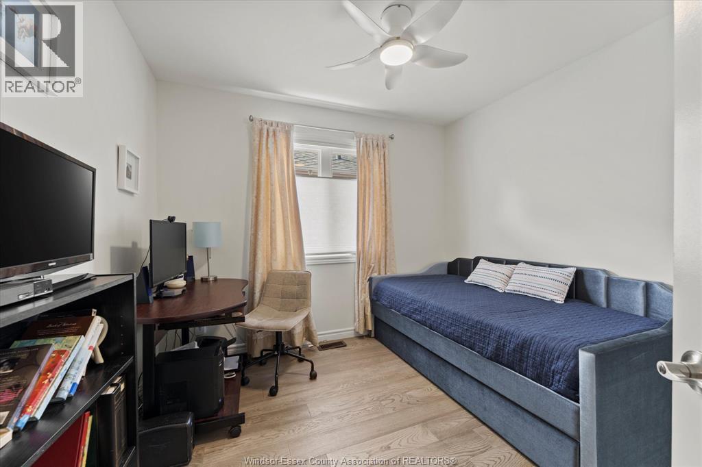 Photo 21 of 117 Arthur Street North, Harrow ON