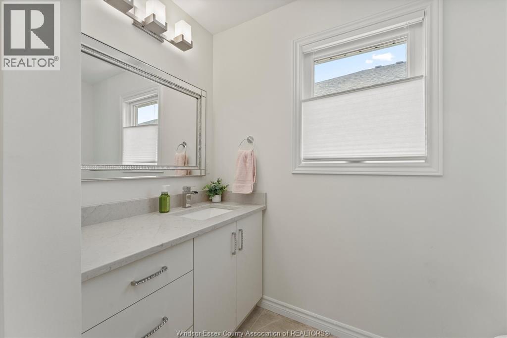 Photo 22 of 117 Arthur Street North, Harrow ON