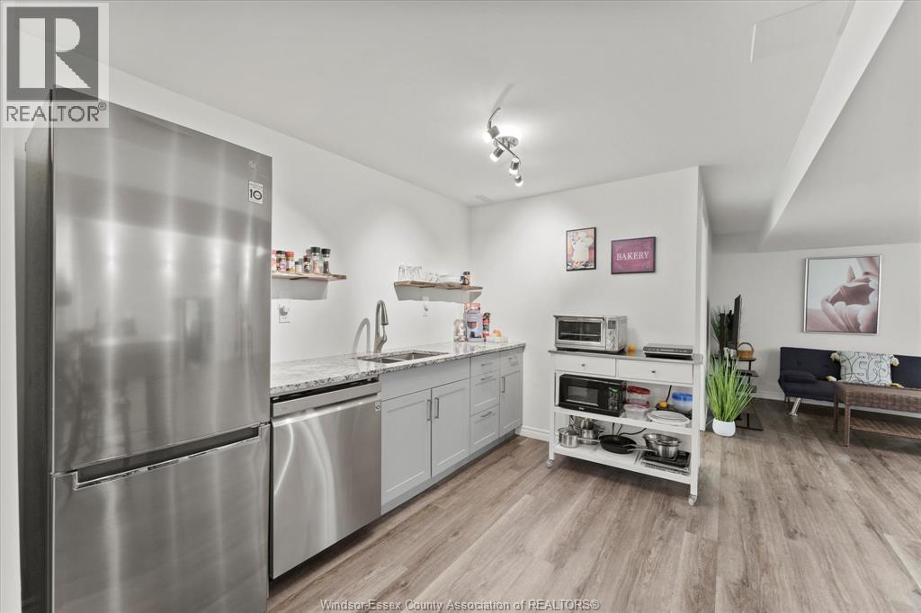 Photo 29 of 117 Arthur Street North, Harrow ON