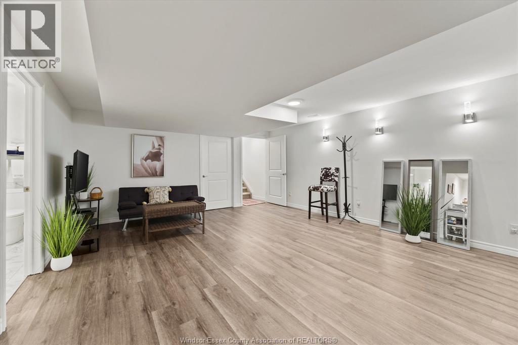 Photo 35 of 117 Arthur Street North, Harrow ON