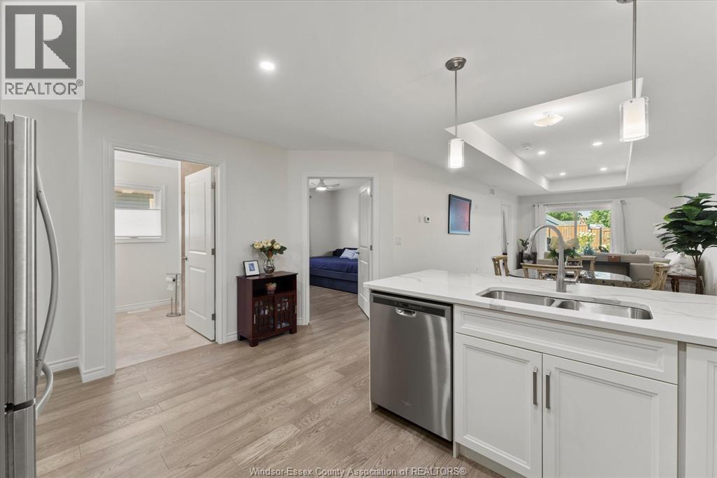 Photo 8 of 117 Arthur Street North, Harrow ON