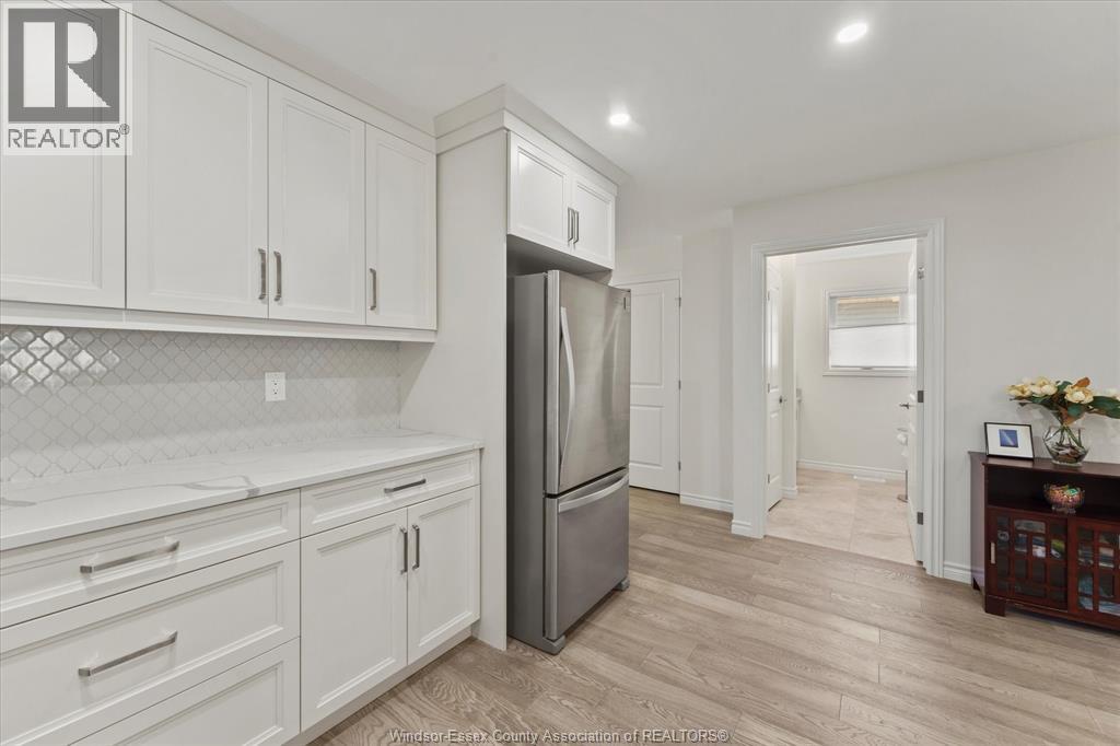 Photo 9 of 117 Arthur Street North, Harrow ON