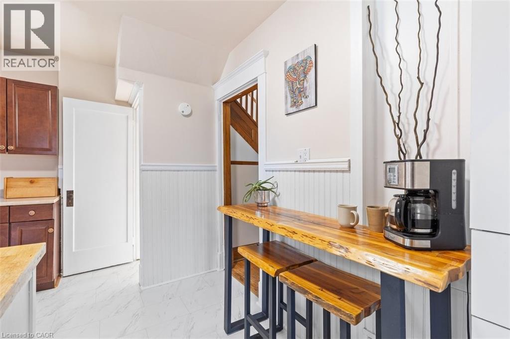 Photo 17 of 456 Waterloo Street S, Cambridge ON