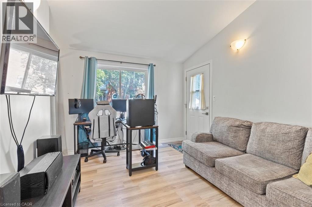 Photo 10 of 456 Waterloo Street S, Cambridge ON