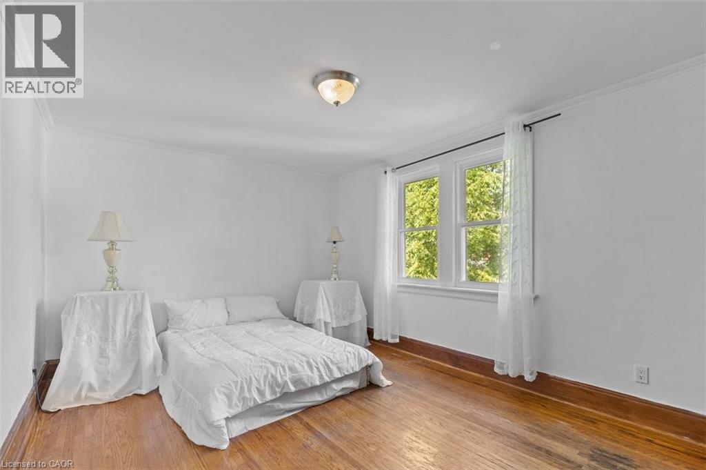 Photo 21 of 456 Waterloo Street S, Cambridge ON