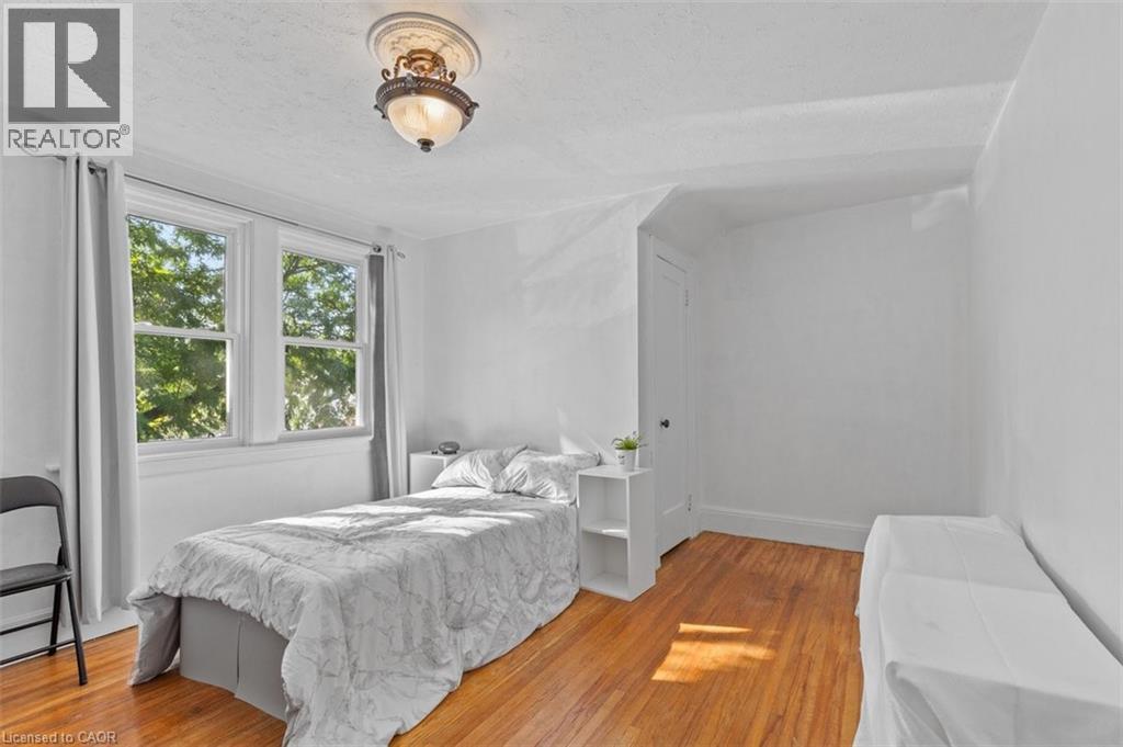 Photo 23 of 456 Waterloo Street S, Cambridge ON