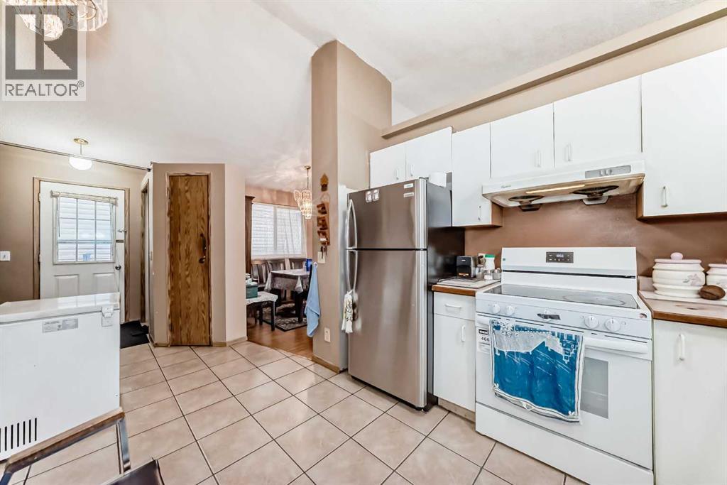 Single Family House 4 Level for Sale in  Martinwood Road NE Martindale Calgary 