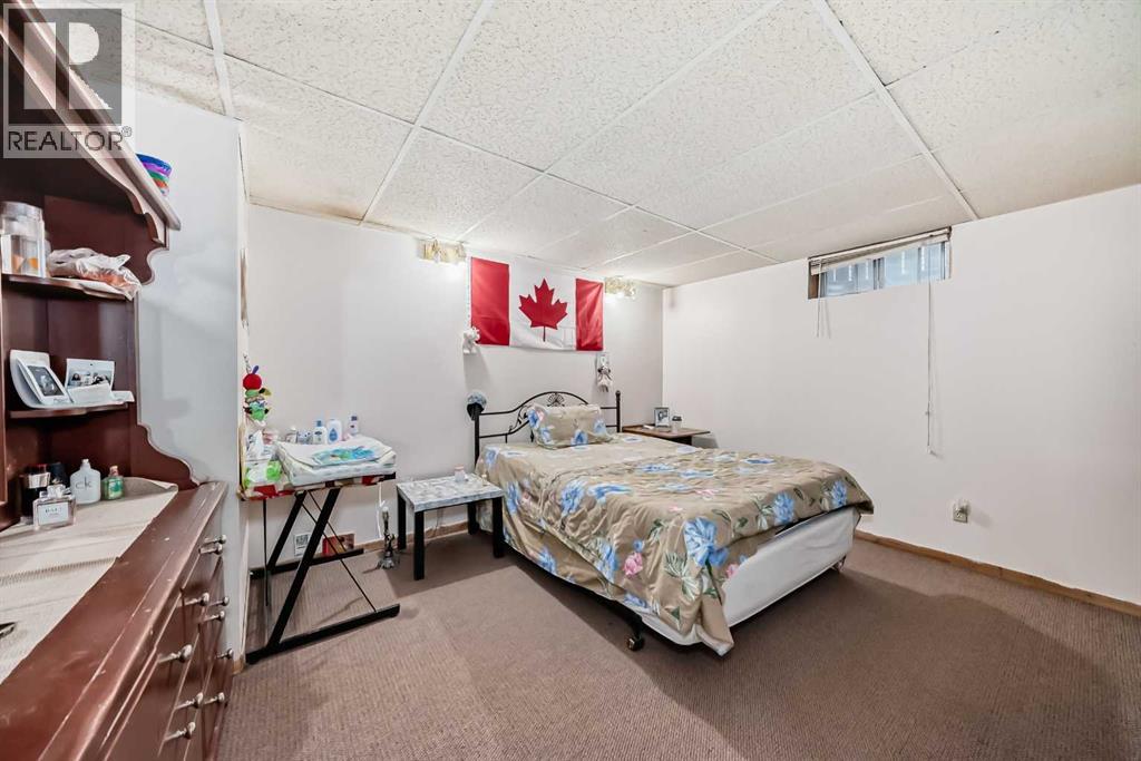 Single Family House 4 Level for Sale in  Martinwood Road NE Martindale Calgary 