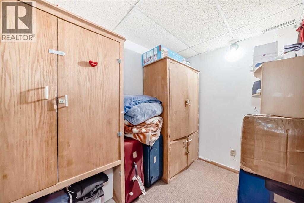 Single Family House 4 Level for Sale in  Martinwood Road NE Martindale Calgary 
