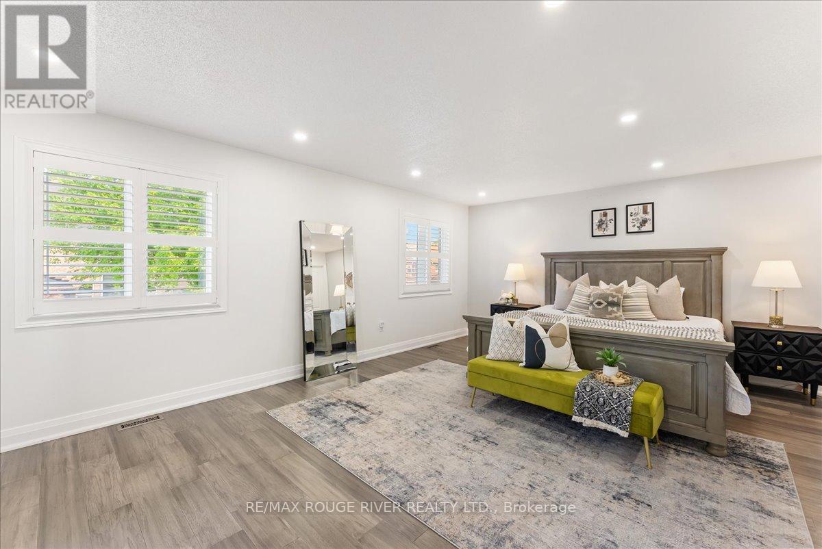 Photo 46 of 33 Gloria Crescent, Whitby ON