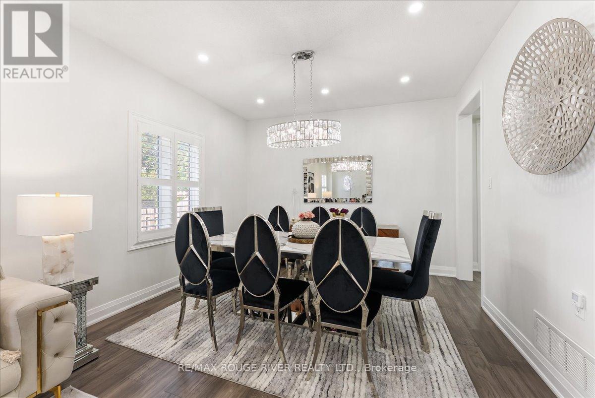 Photo 11 of 33 Gloria Crescent, Whitby ON