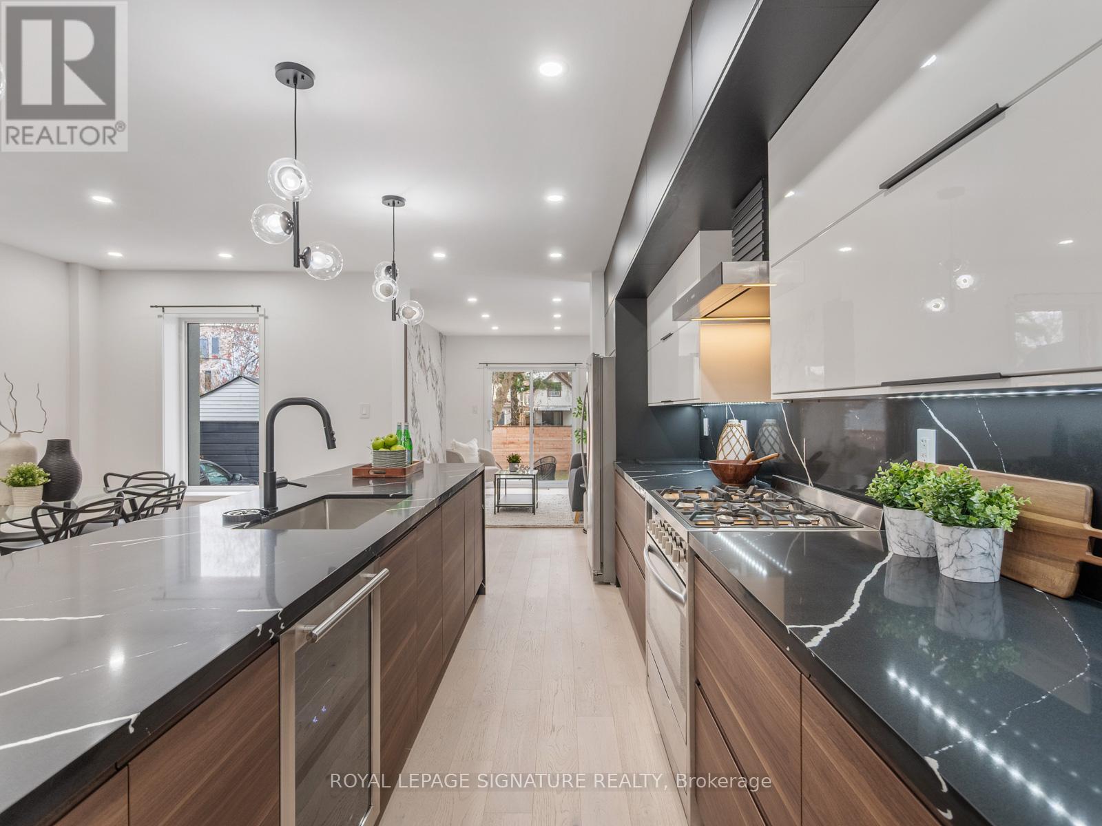Photo 10 of 186 Oak Park Avenue, Toronto ON