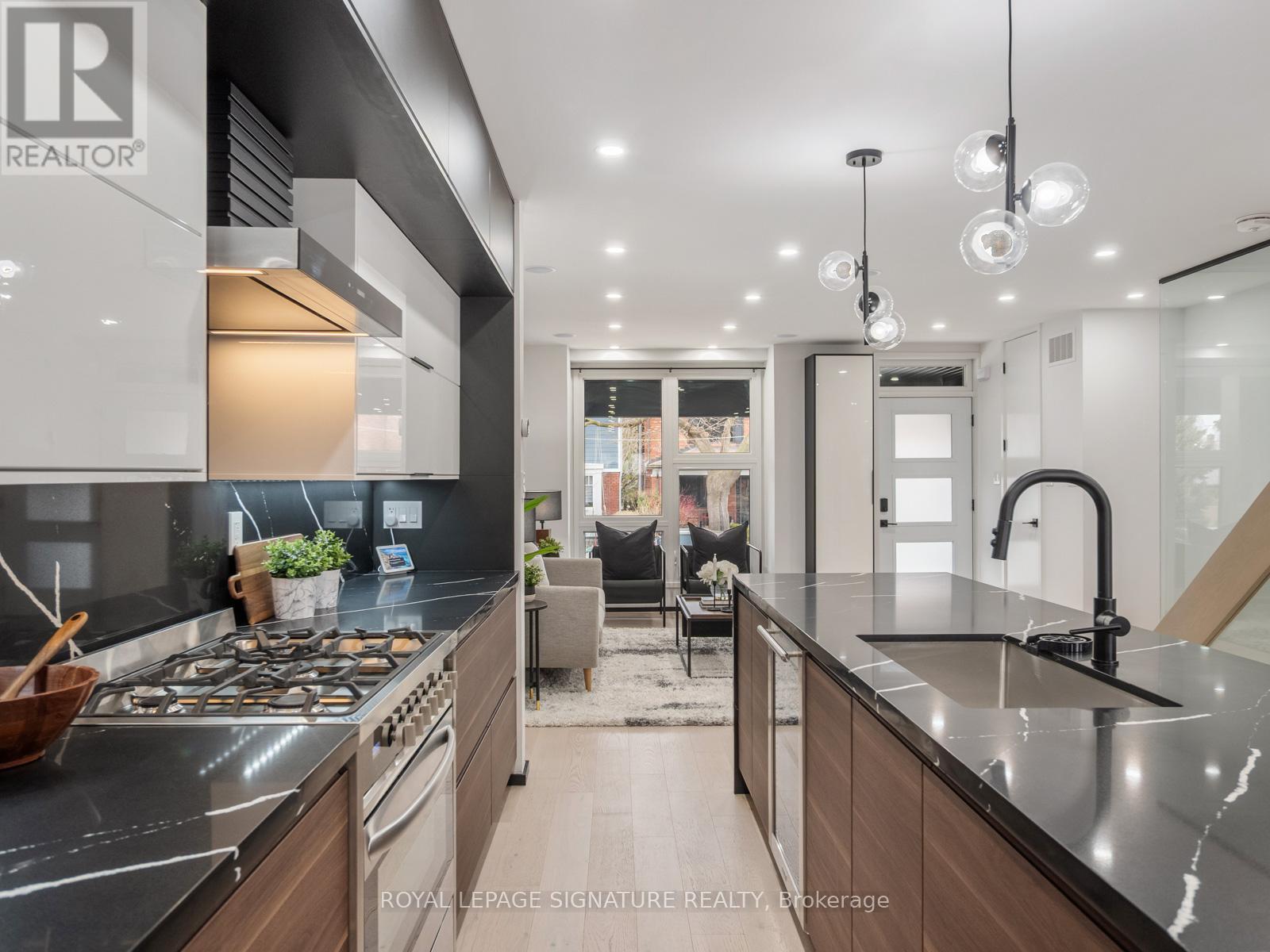 Photo 12 of 186 Oak Park Avenue, Toronto ON