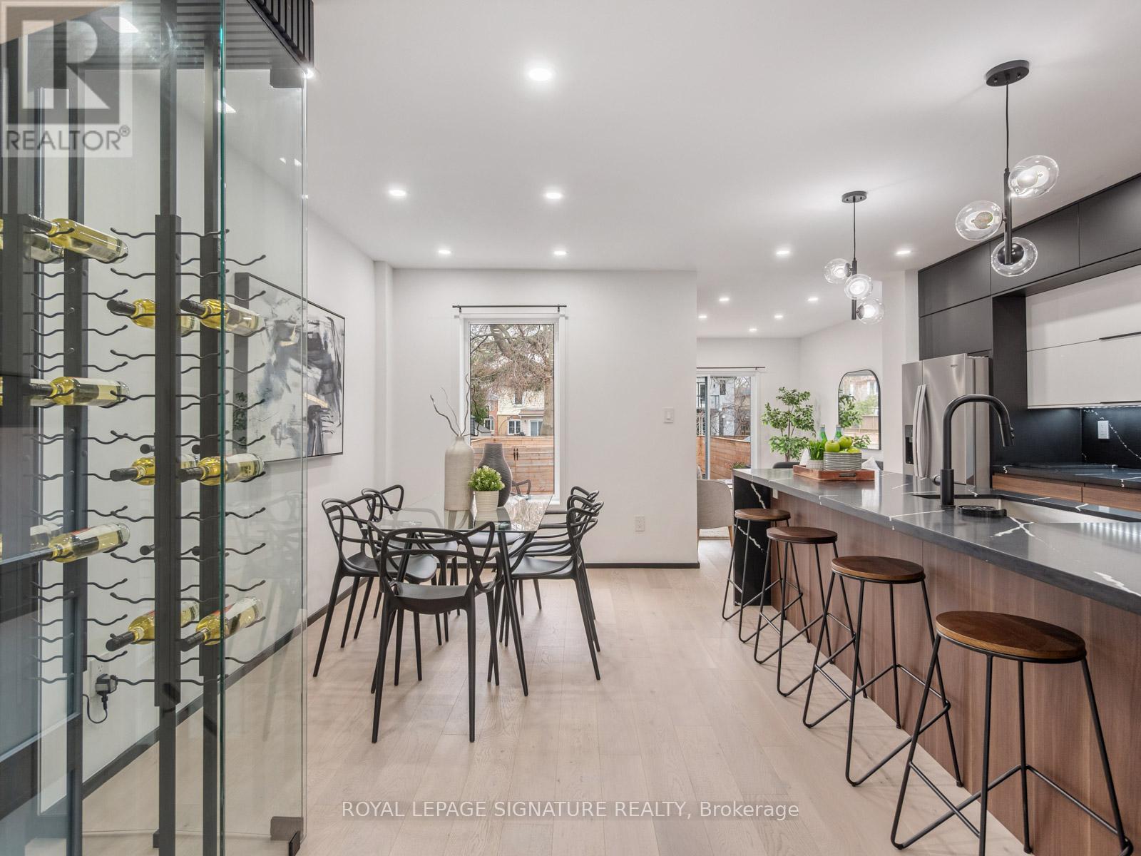 Photo 14 of 186 Oak Park Avenue, Toronto ON
