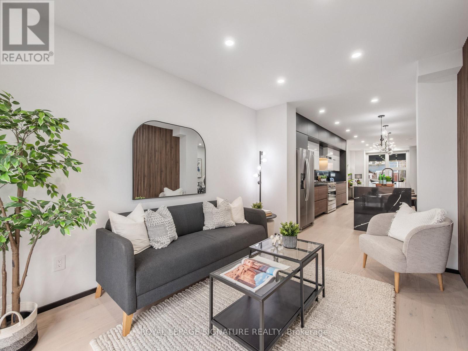 Photo 17 of 186 Oak Park Avenue, Toronto ON