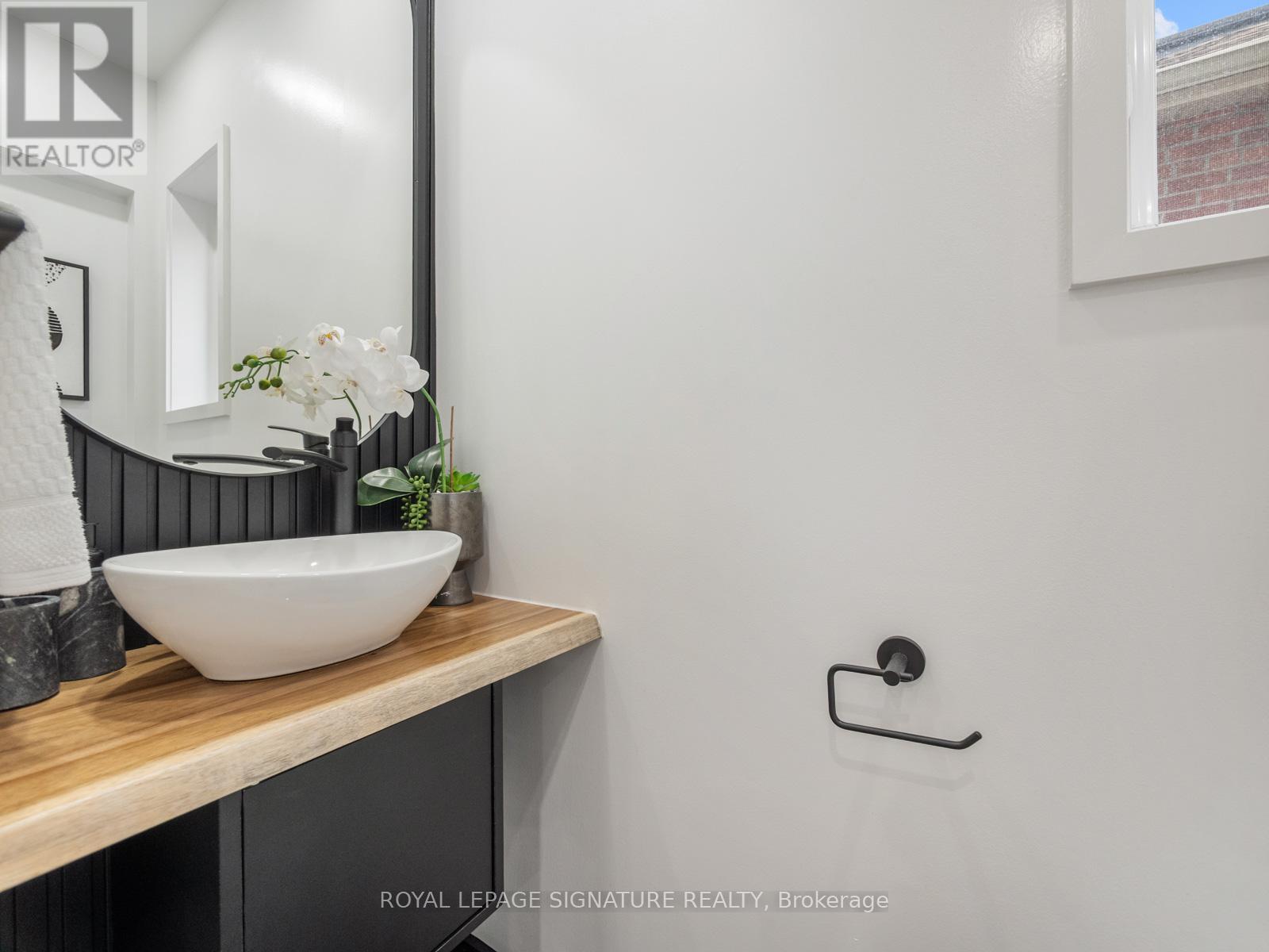 Photo 18 of 186 Oak Park Avenue, Toronto ON
