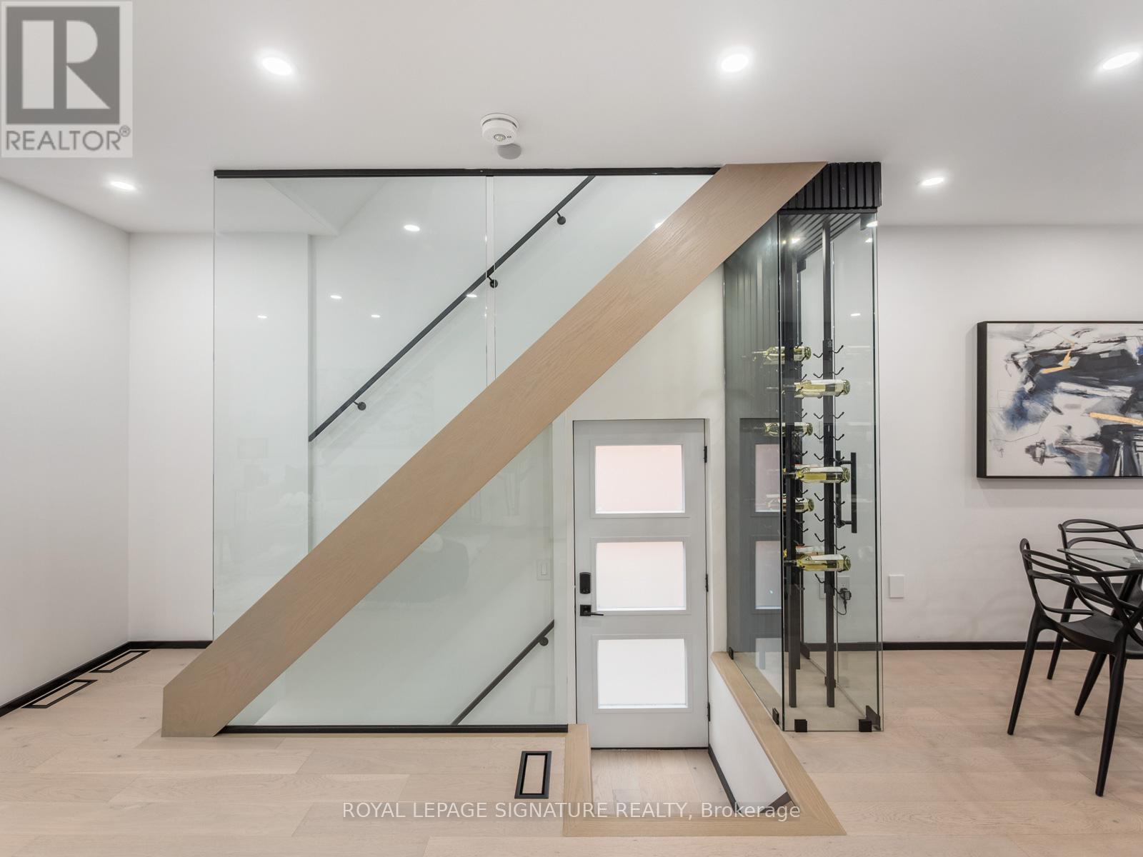 Photo 19 of 186 Oak Park Avenue, Toronto ON