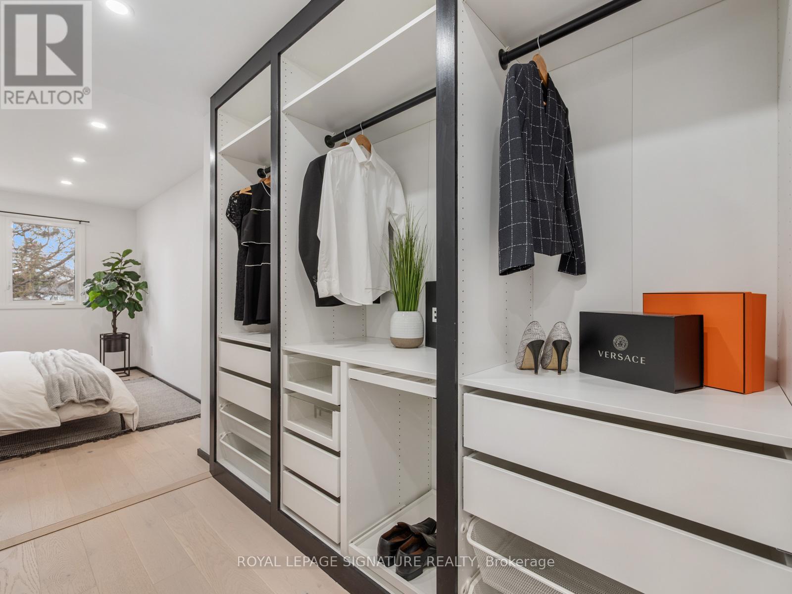 Photo 21 of 186 Oak Park Avenue, Toronto ON