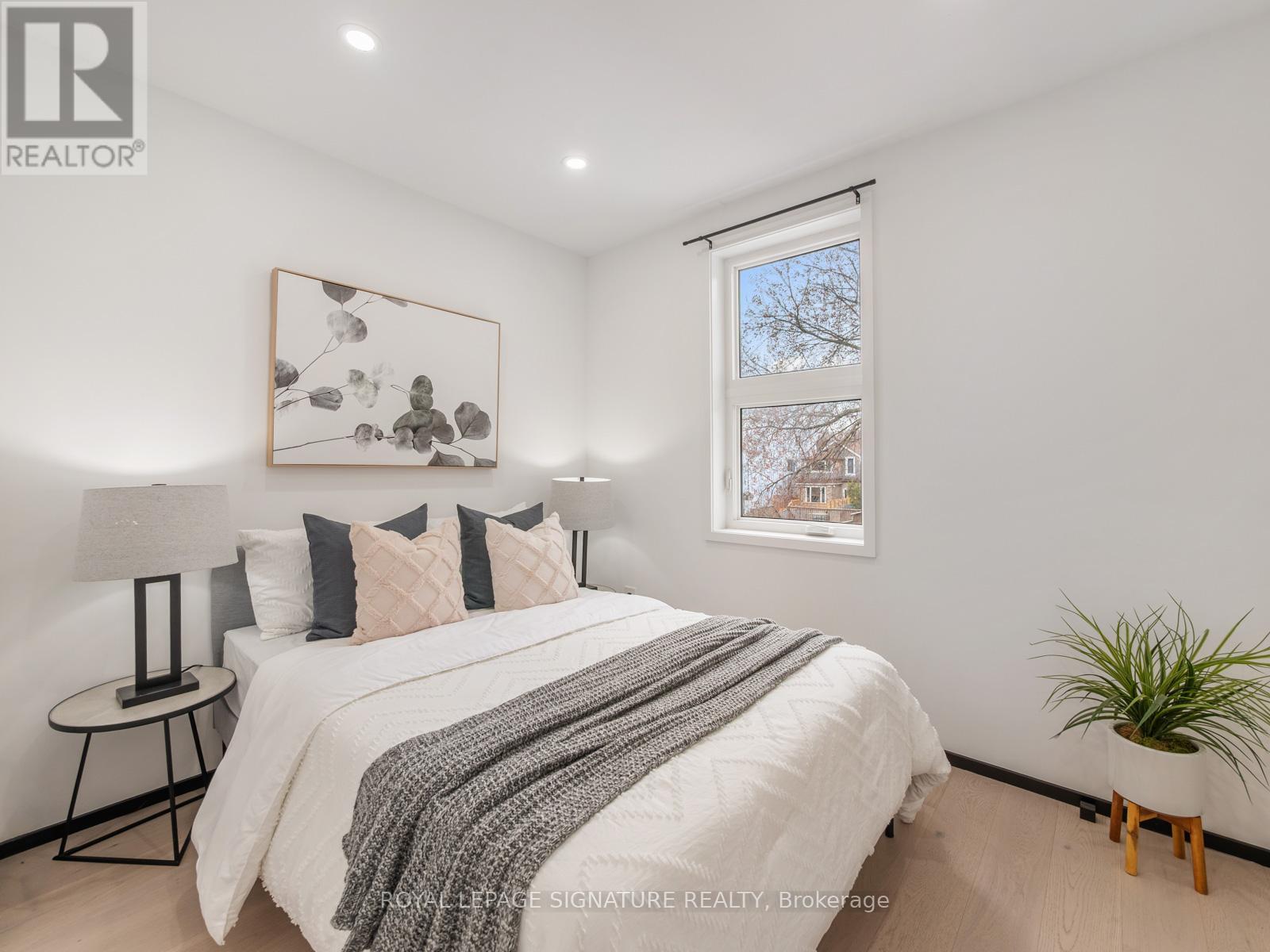 Photo 26 of 186 Oak Park Avenue, Toronto ON