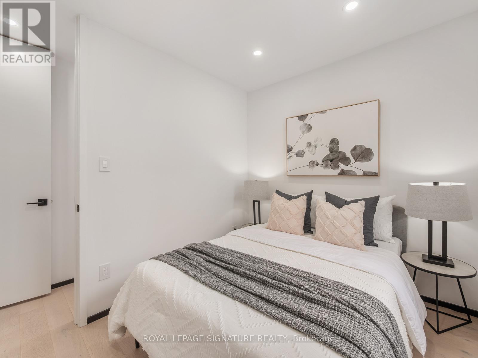 Photo 27 of 186 Oak Park Avenue, Toronto ON