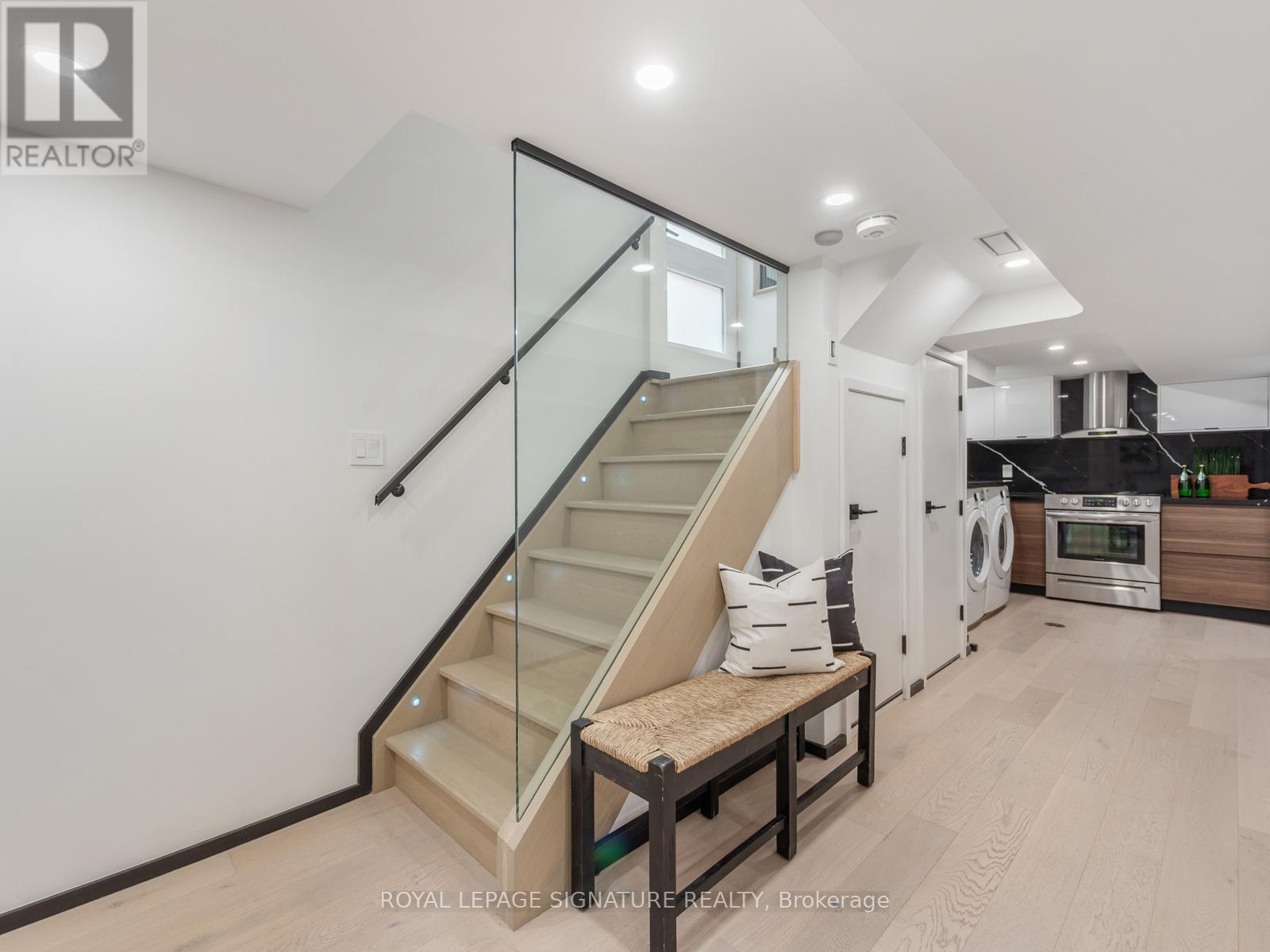 Photo 35 of 186 Oak Park Avenue, Toronto ON