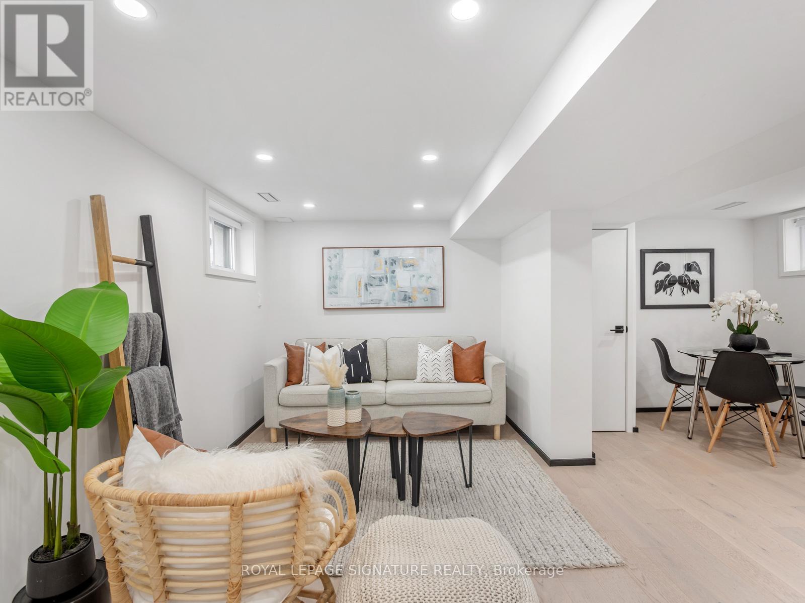 Photo 37 of 186 Oak Park Avenue, Toronto ON