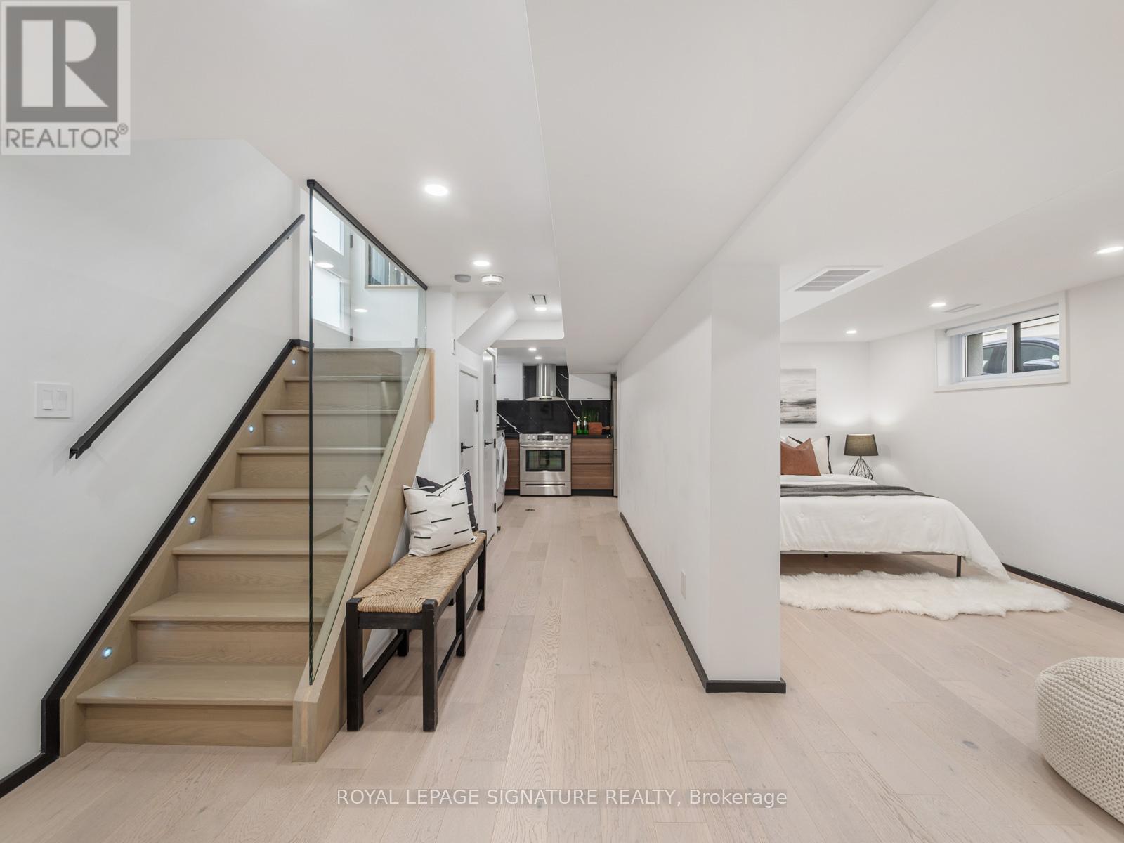 Photo 40 of 186 Oak Park Avenue, Toronto ON