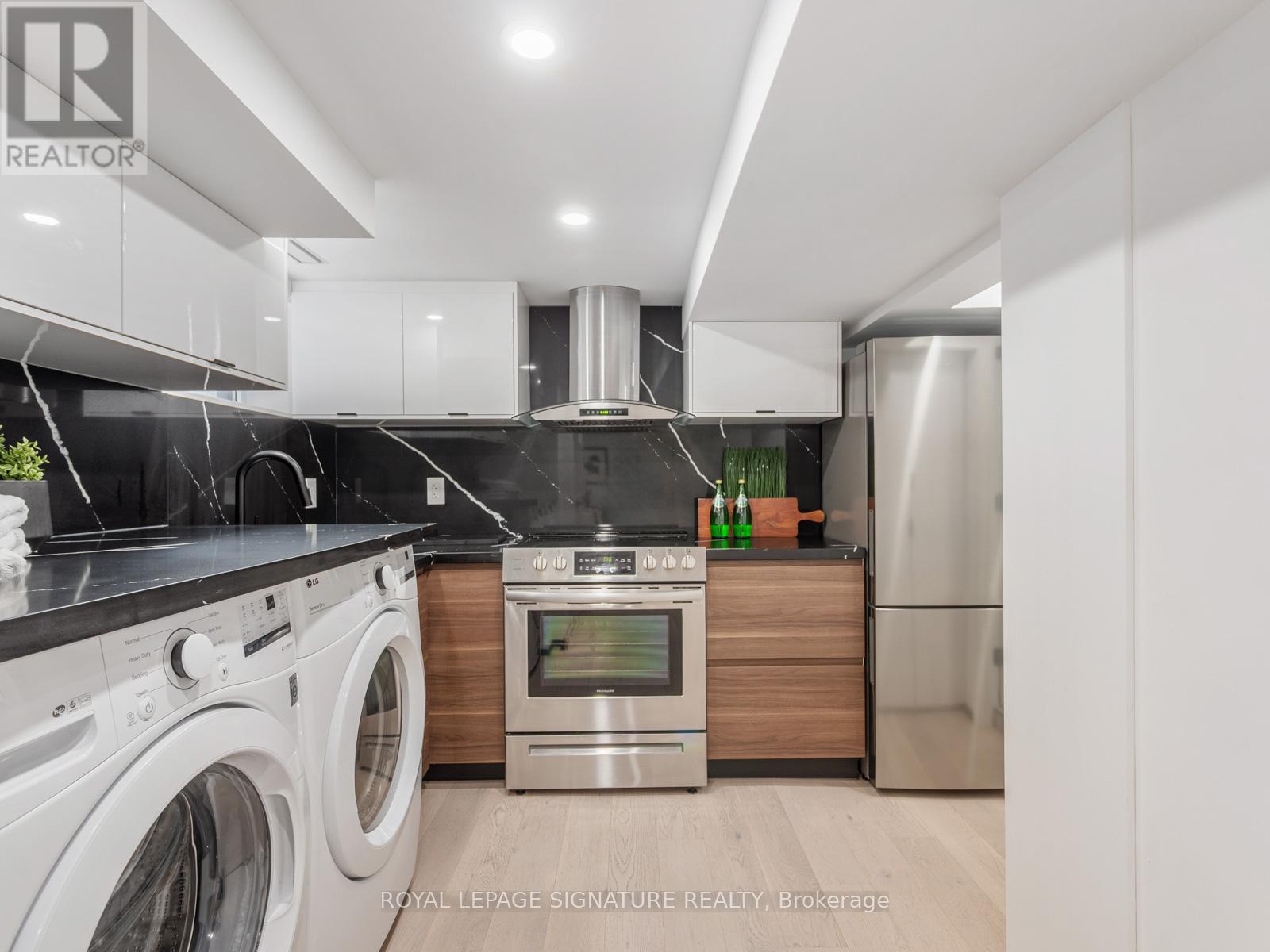 Photo 41 of 186 Oak Park Avenue, Toronto ON