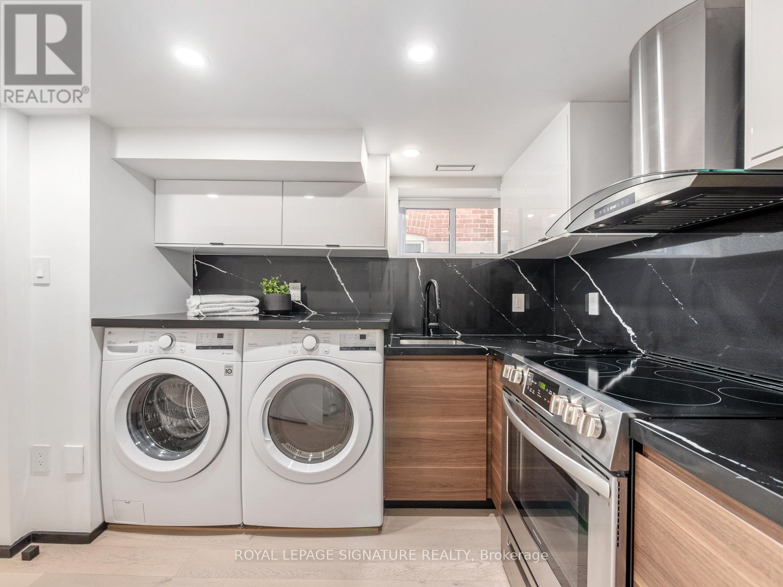 Photo 42 of 186 Oak Park Avenue, Toronto ON