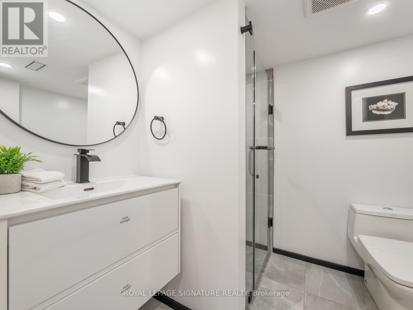 Photo 43 of 186 Oak Park Avenue, Toronto ON