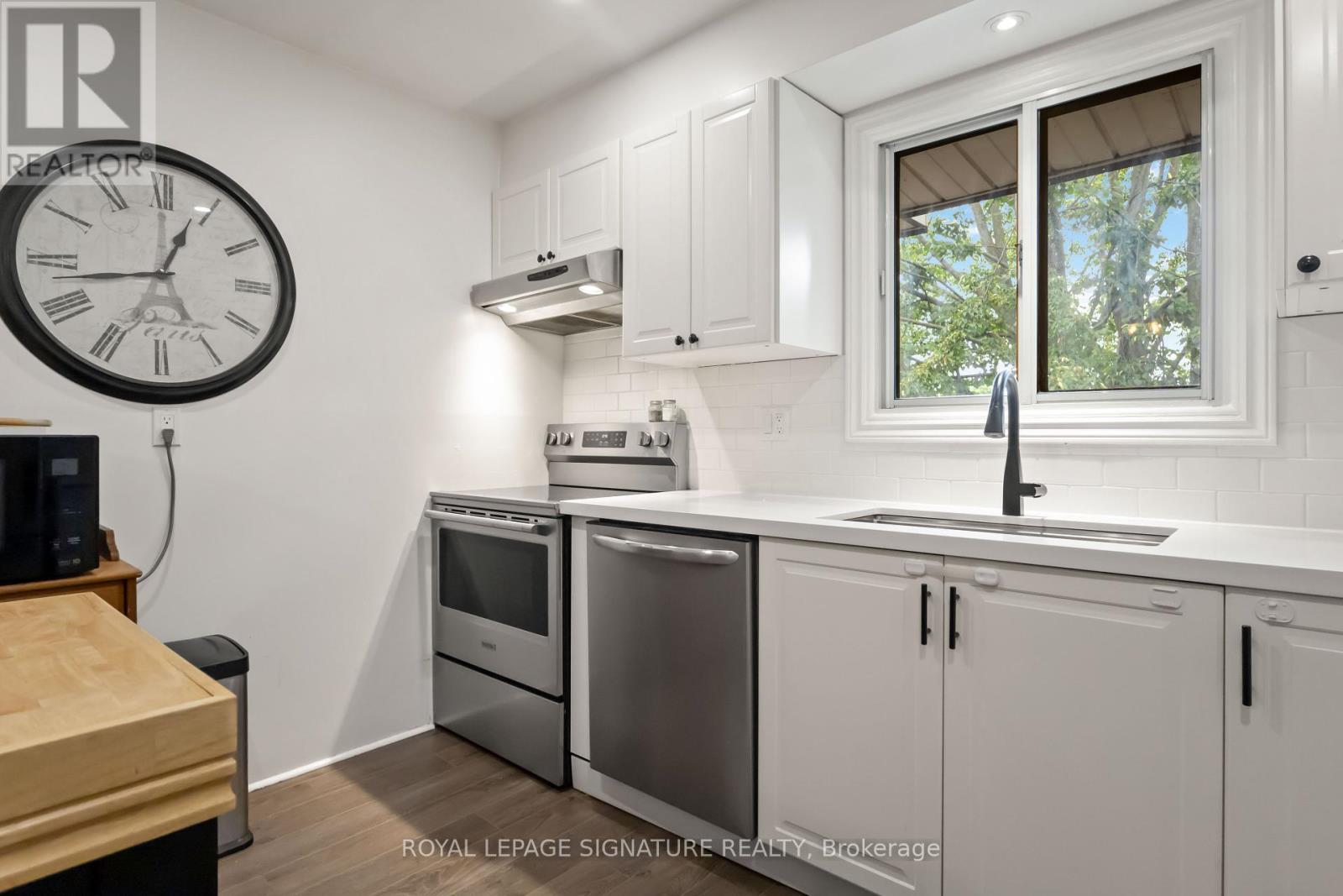 Photo 14 of 47 1100 Oxford Street, Oshawa ON