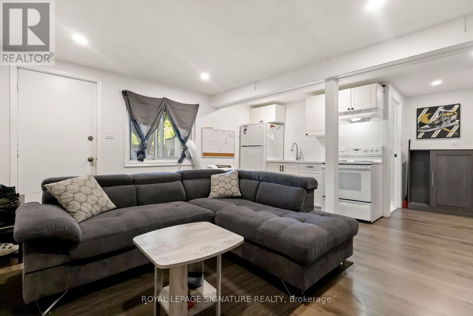 Photo 22 of 47 1100 Oxford Street, Oshawa ON