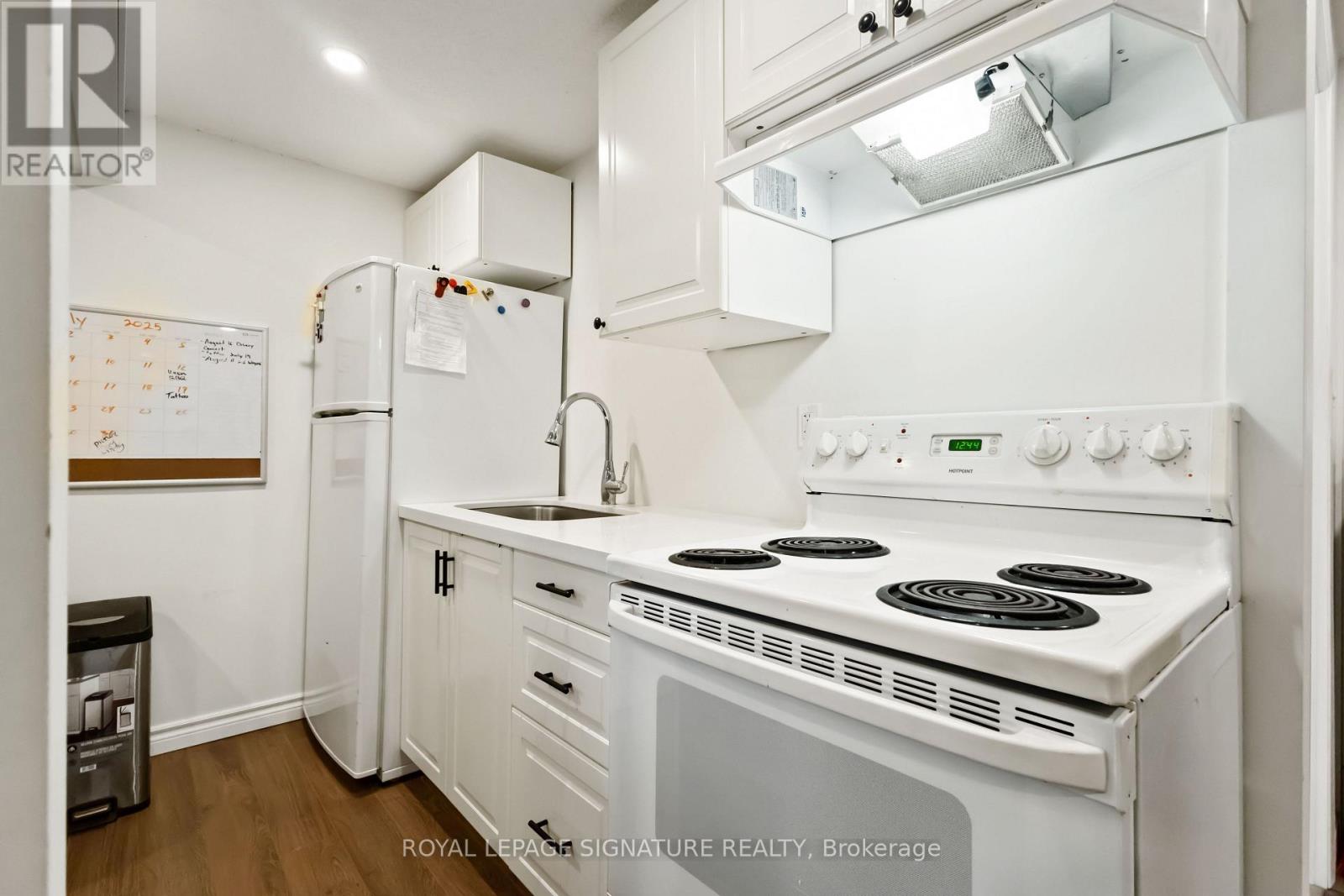 Photo 25 of 47 1100 Oxford Street, Oshawa ON