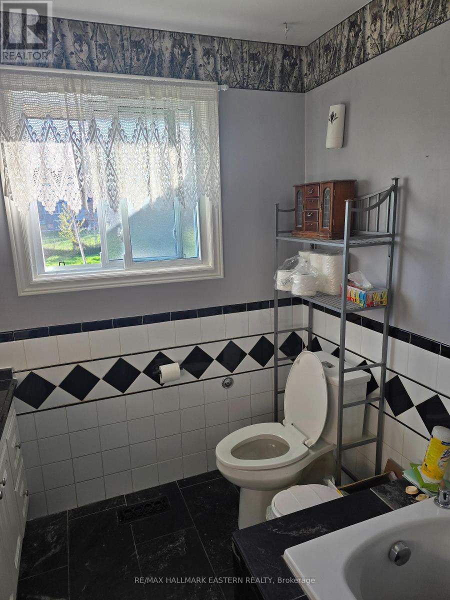Photo 12 of 352 Peregrine Road, Selwyn ON