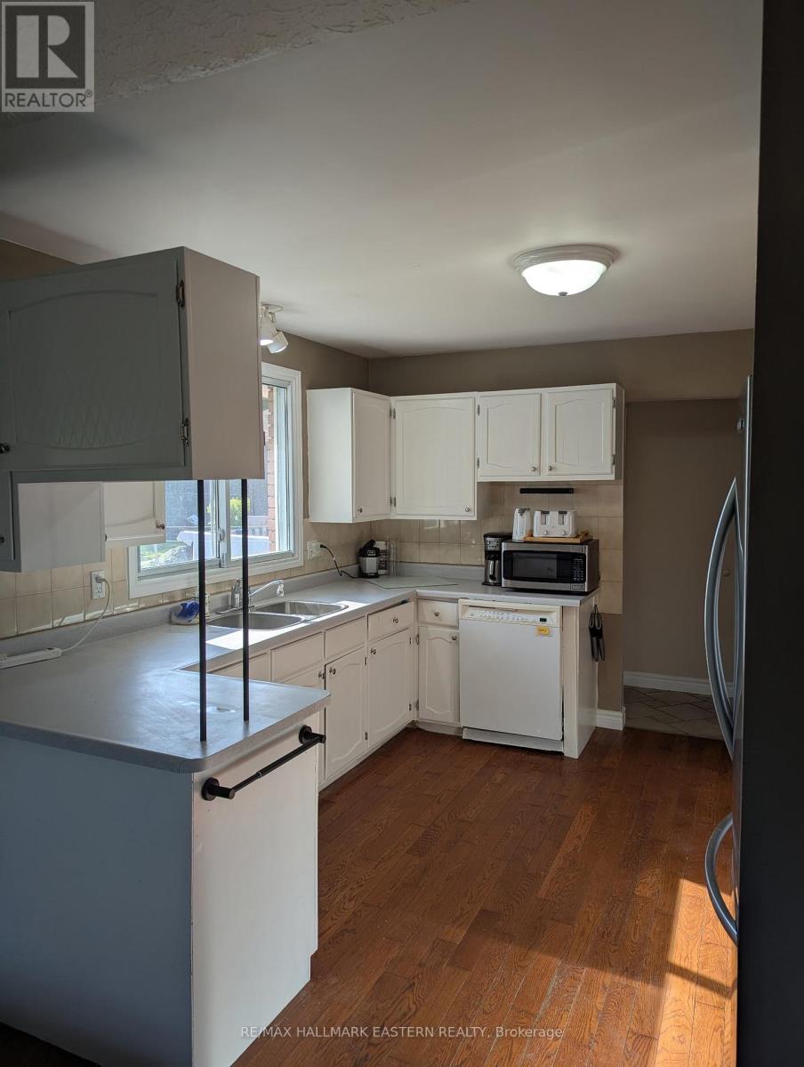 Photo 3 of 352 Peregrine Road, Selwyn ON