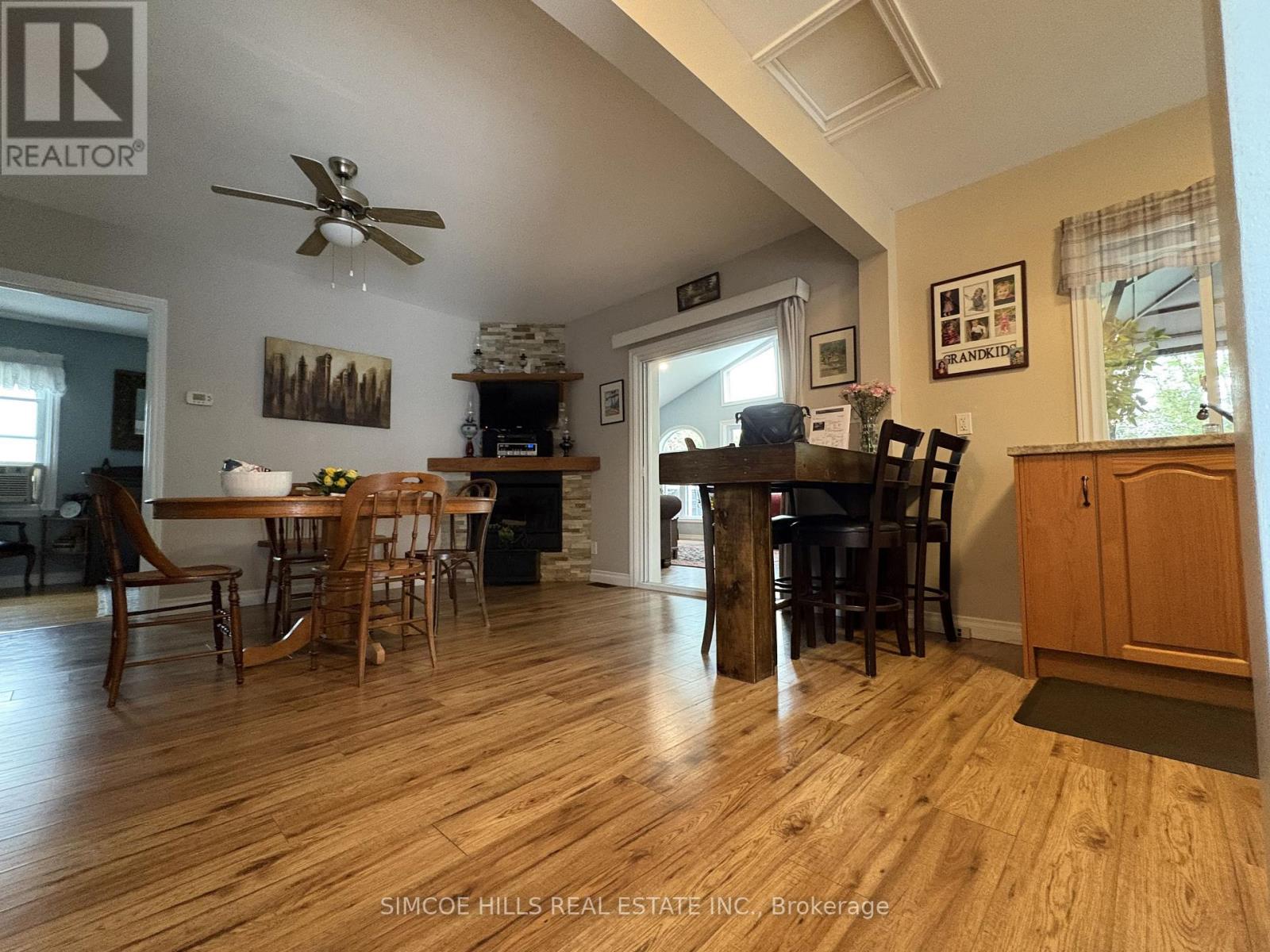 Photo 7 of 311 John Street, Orillia ON