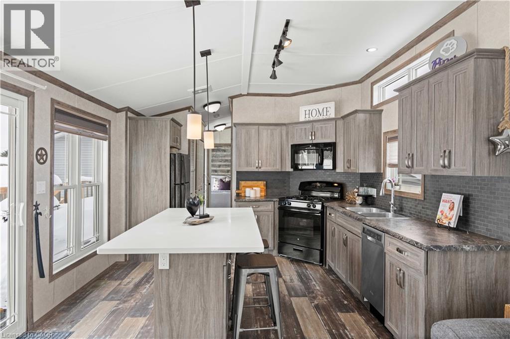 Photo 15 of 4449 Milburough Line Unit 10 Oak St, Burlington ON